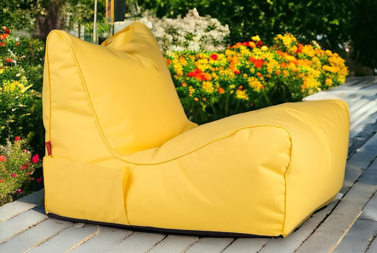 Pufy outdoorowe - letni must-have na każdy taras i ogród