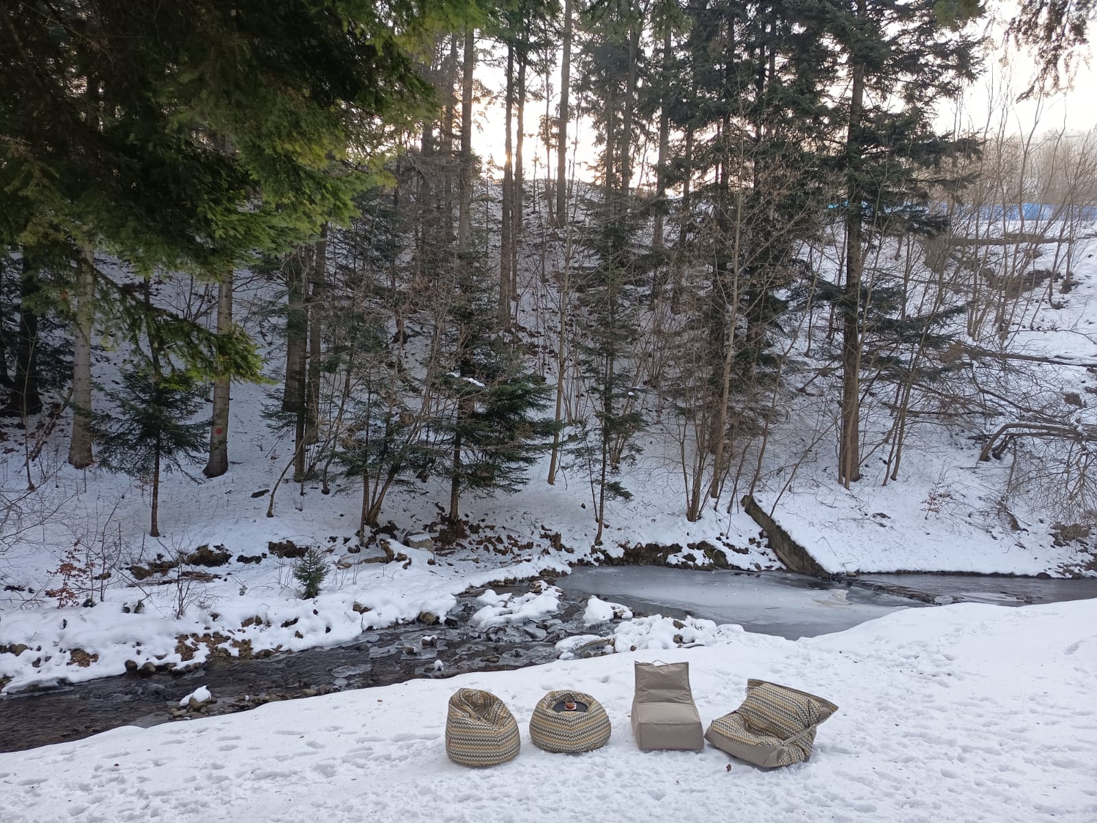 Fuzzy Modern Outdoor Zygzaki